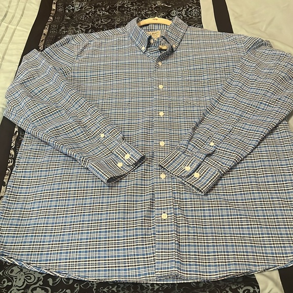 L.L. Bean Men's Blue and White Plaid Shirt, very nice. Size large - Picture 6 of 8